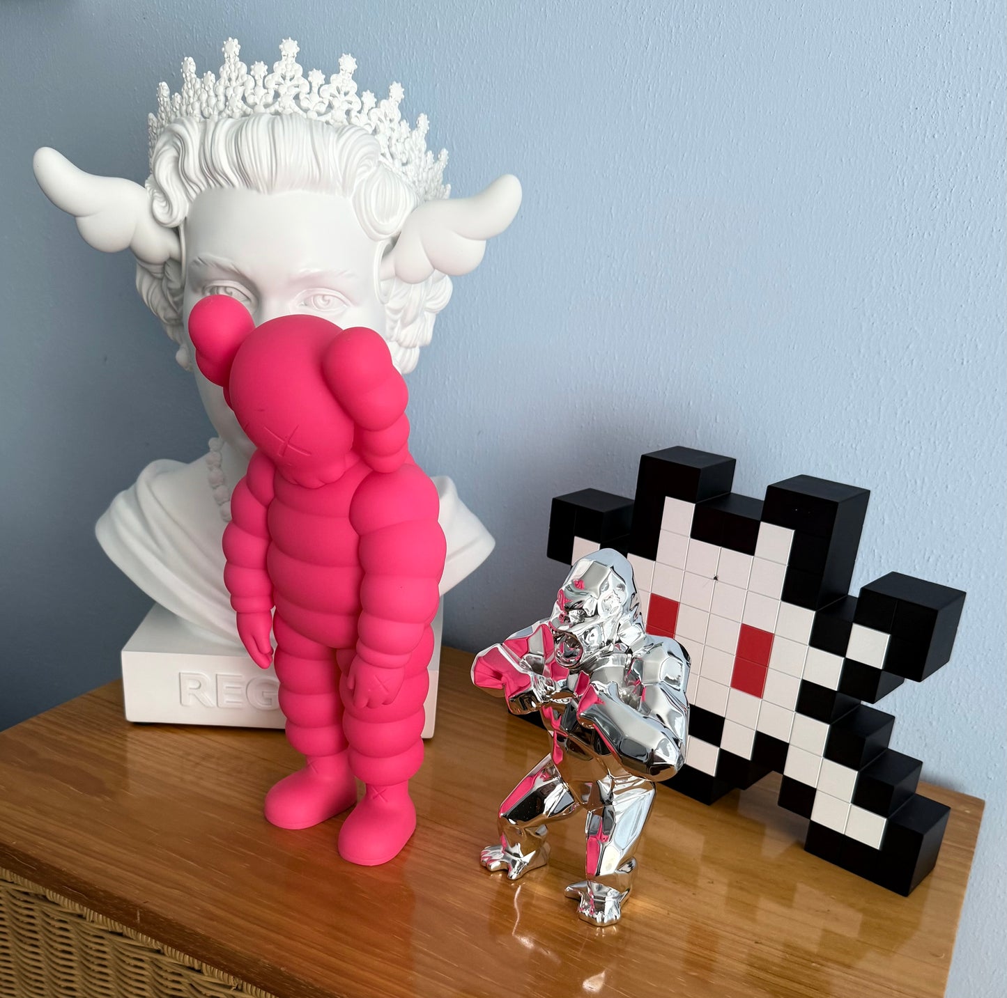 KAWS – What Party Pink (2022)