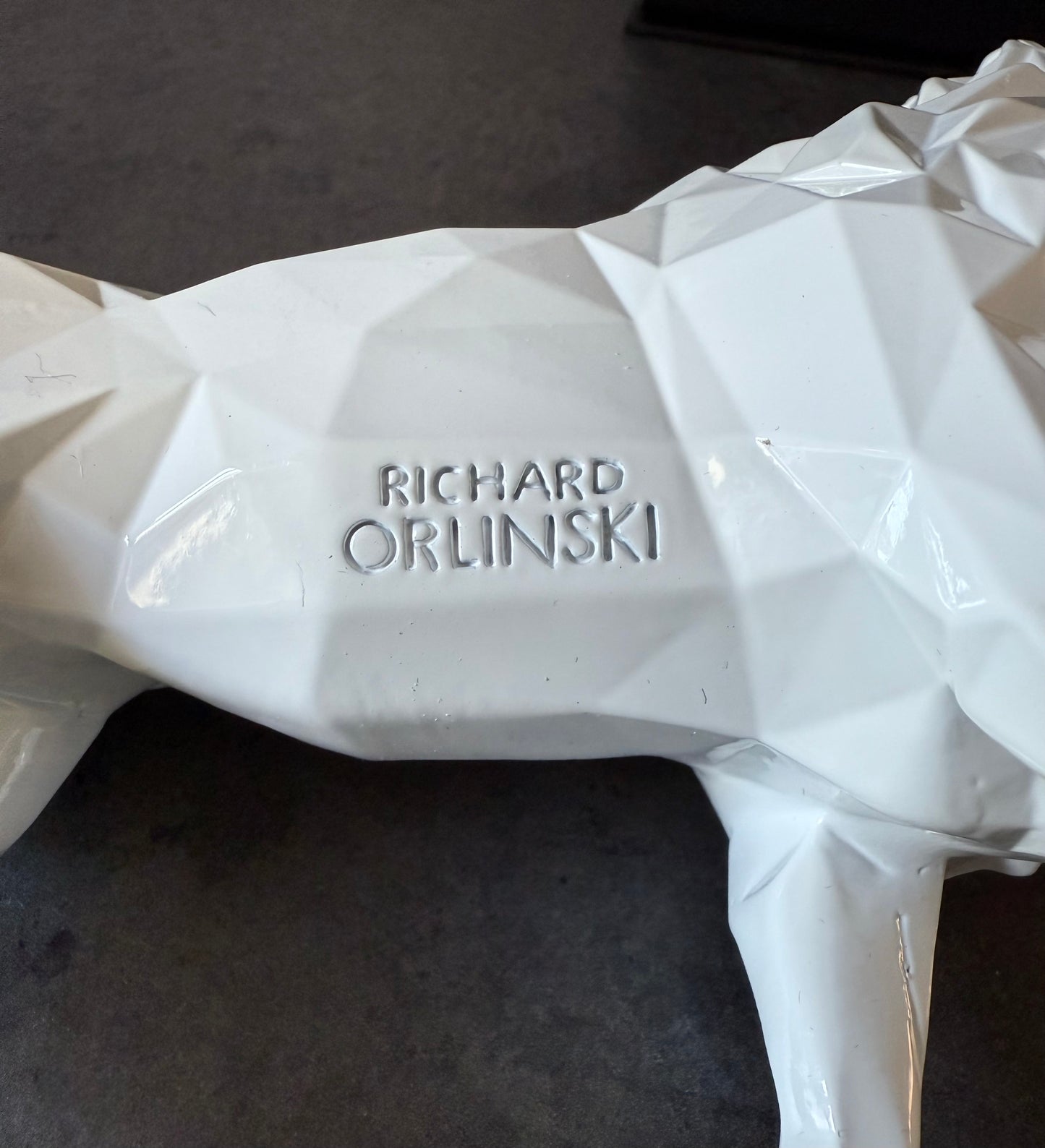 Richard Orlinski – Leone Bianco (White Lion)