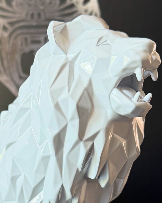 Richard Orlinski – Leone Bianco (White Lion)