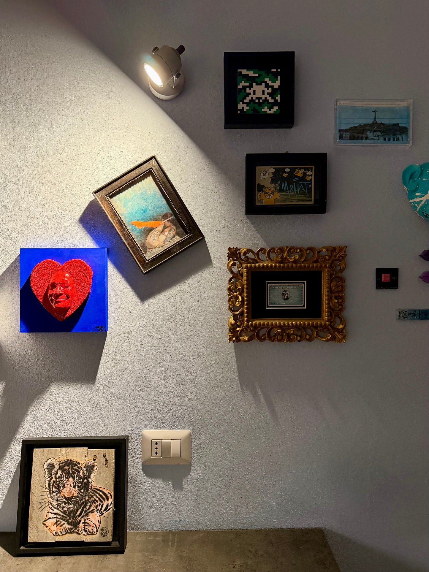 Gregos - Red smiling heart