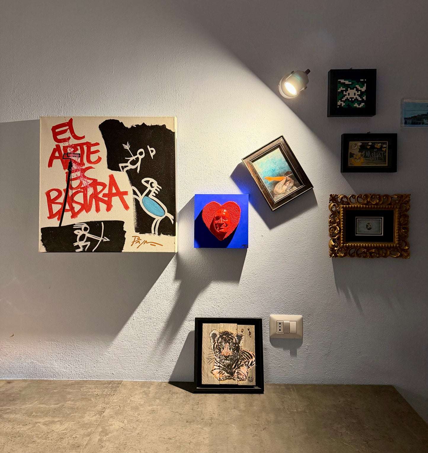 Gregos - Red smiling heart