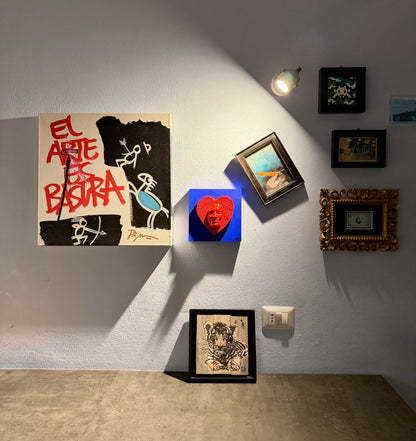 Gregos - Red smiling heart