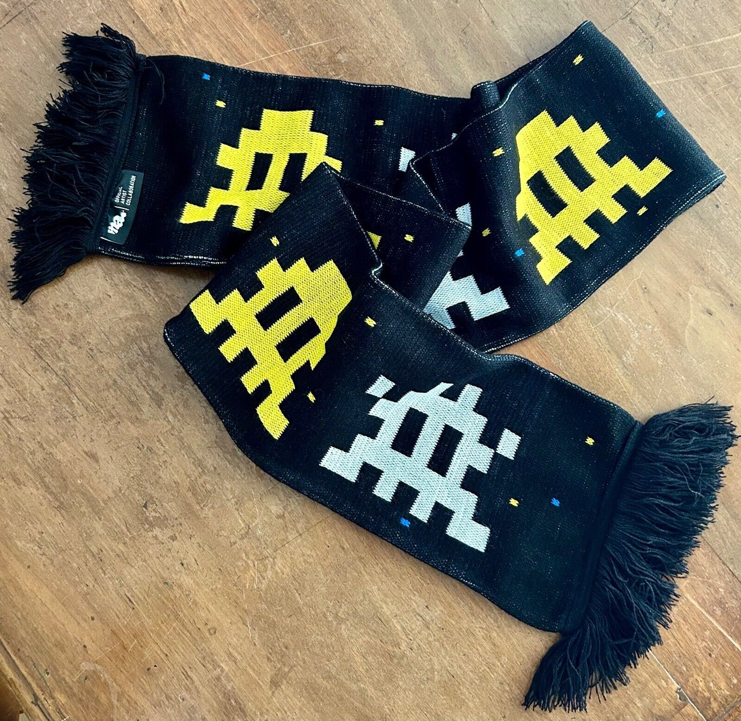 Invader – Sciarpa da collezione (2006)